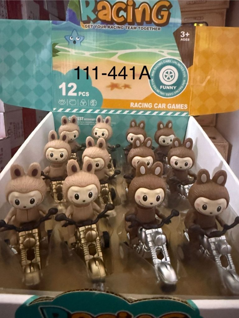 Лабубу сидящие на мотоцикле